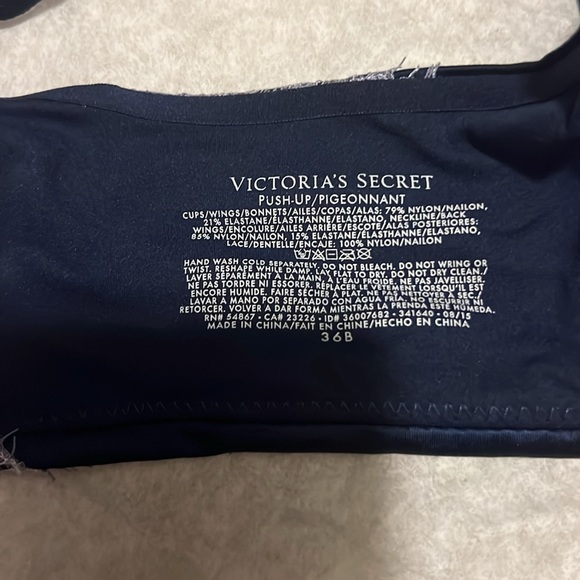 Victoria's Secret Blue push up 36b - Picture 3 of 3